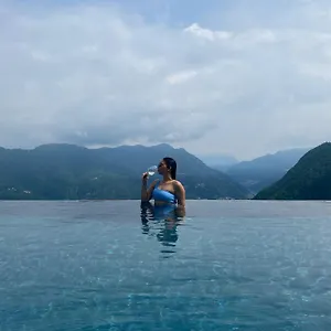 Paradiso 3* Брунате